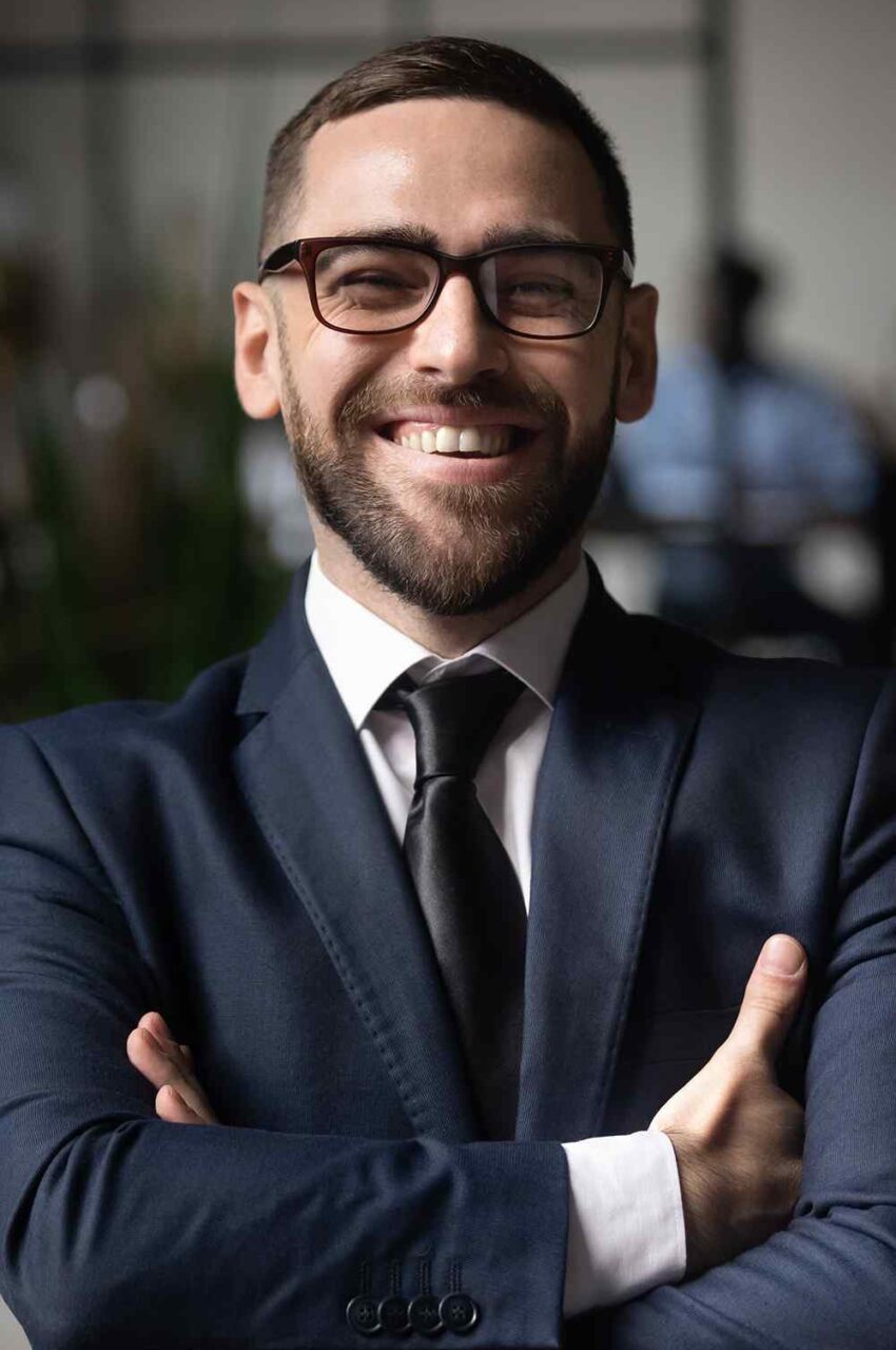 https://creweverest.com/wp-content/uploads/2020/08/team_05-850x1280.jpg